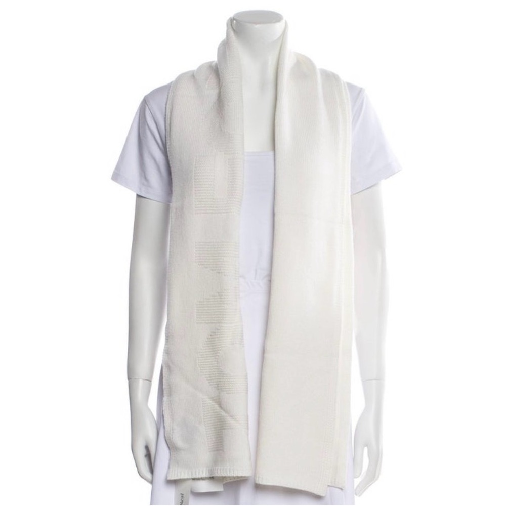 Tom Ford Elegant White Scarf